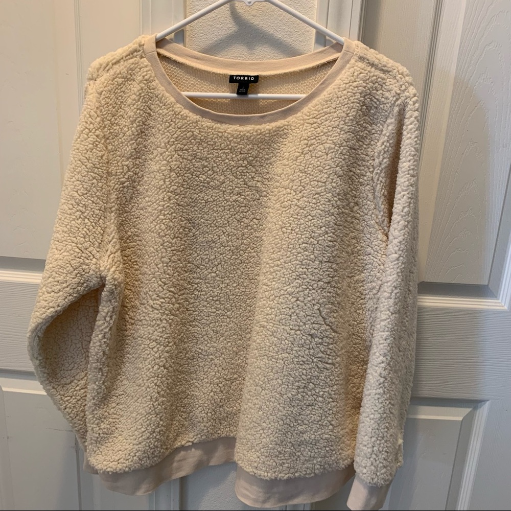 TORRID CREAM SHERPA SWEATSHIRT (Torrid)